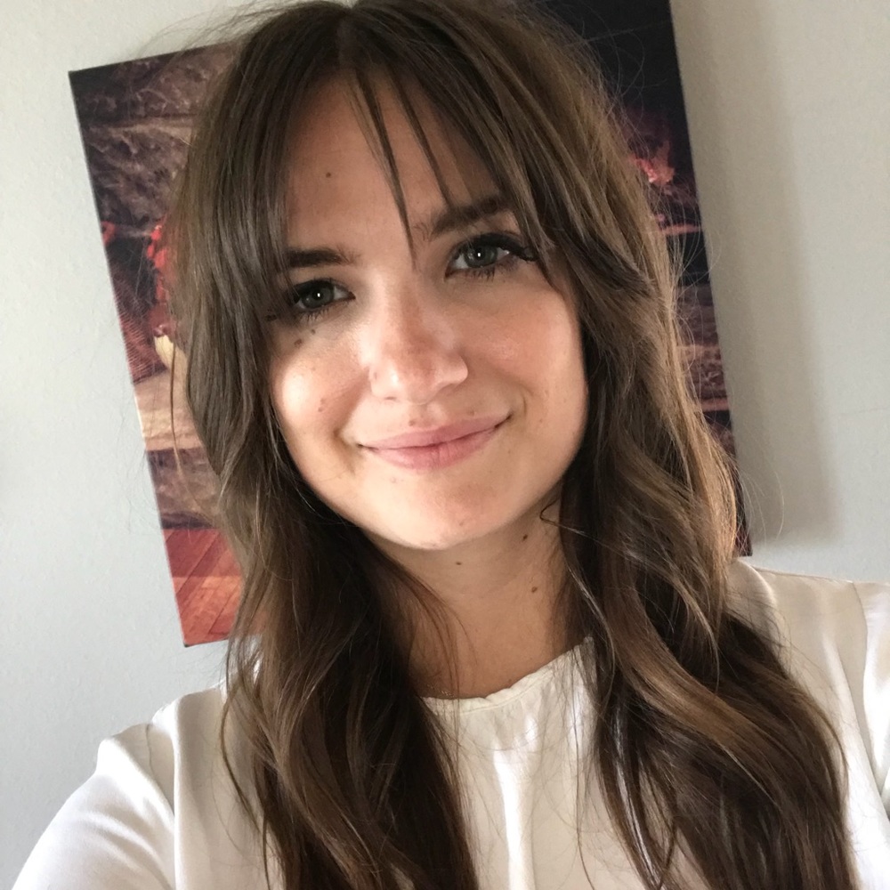 Meet your Posher, Maura